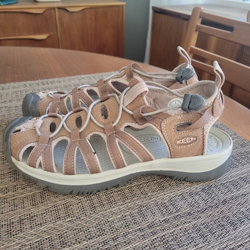 Keen Whisper Size 9 Sport Waterproof Hiking Walking Sandals Very Clean Condition